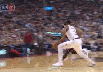 德罗赞单臂飞扣