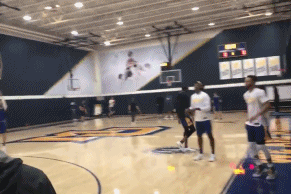 库里与尼克-杨PK三分