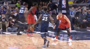 来自吉米老师的强硬拉杆上篮