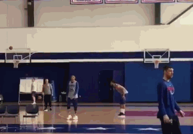 富尔茨近日训练中的投篮姿势