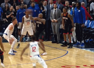 格里芬为队友出头直接导致自己累积2次技犯被逐