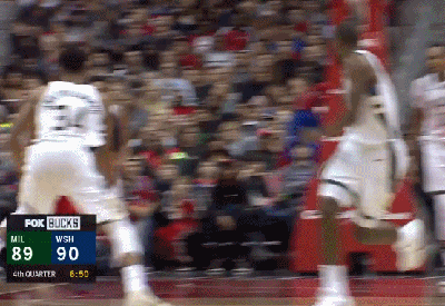 扬尼斯-阿德托昆博（雄鹿）