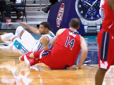 迈卡威冲史密斯发火激怒弗雷泽