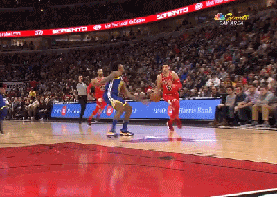 拉文单手挑篮打2+1