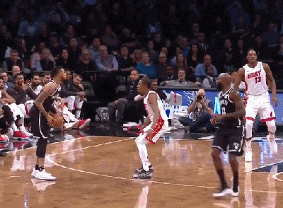 拉塞尔连线杰弗森单臂暴扣