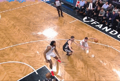 小里弗斯连线小乔丹轰炸篮筐