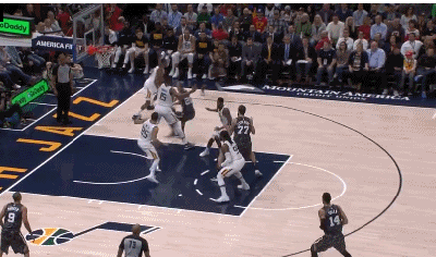 吉诺比利（马刺）