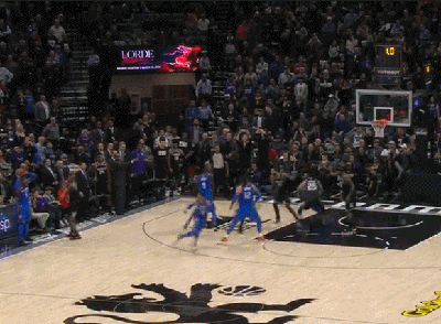 威少压哨三分球绝杀