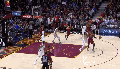 助小南斯达成30000+8000+8000！历史首人！