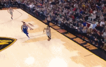 乔治-希尔勇往直前上演单臂暴力隔扣