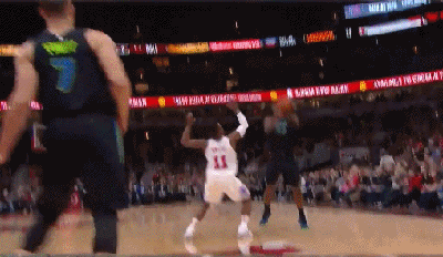 巴恩斯晃开防守上演拉杆暴扣!