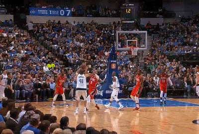 诺维茨基宝刀不老命中首节压哨三分