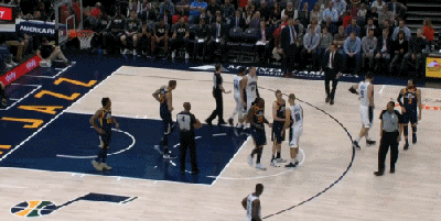 斯奈德上来放一波大招被驱逐出场