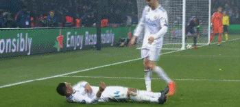 C罗胖虎搞怪庆祝胜利