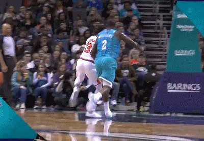 魔兽钉板大帽策动黄蜂反击，巴图姆三分手起刀落