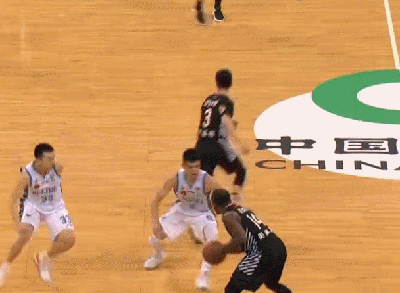 哈德森关键时刻出现低级失误