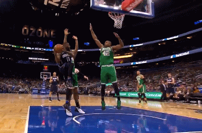 霍福德大帽伯奇强势护筐