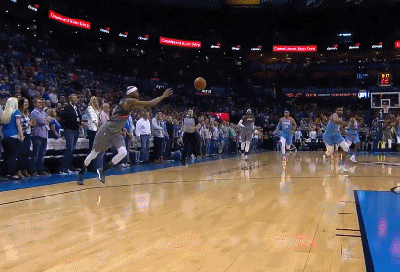 滑翔暴扣+抛投2+1！首发的“连长”能量十足