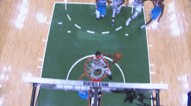 字母哥扭到脚踝