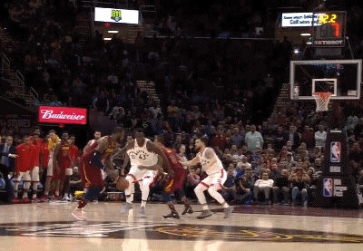 乐福关键时刻底角三分稳定局势