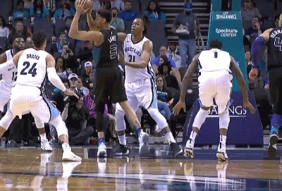 沃克三分线外开炮