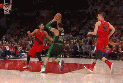 柯林斯追身大帽强势护筐