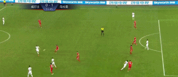 卡瓦尼摔倒瞬间