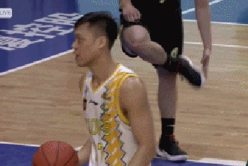 莫泰推林志杰被吹T