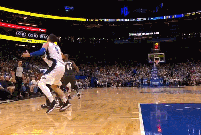 武切维奇背打,加速杀篮下打2+1