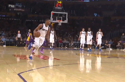 丹尼斯-史密斯 Jr.（独行侠）