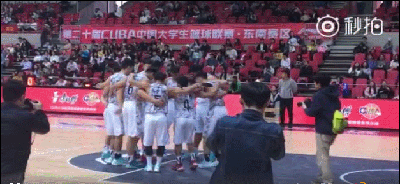 广工球员赛前为曾冰强母亲默哀！