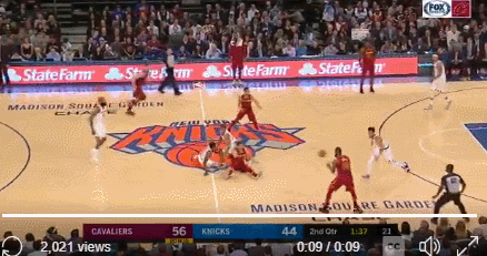 詹姆斯献上一记终极暴扣