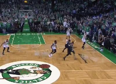 米德尔顿0.5秒超远绝平三分