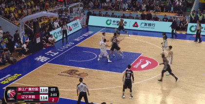 贺天举在G2加时赛杀死比赛的三分。