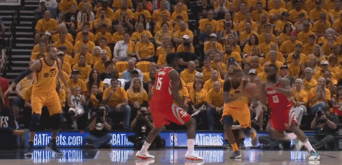 奥尼尔撞伤过程