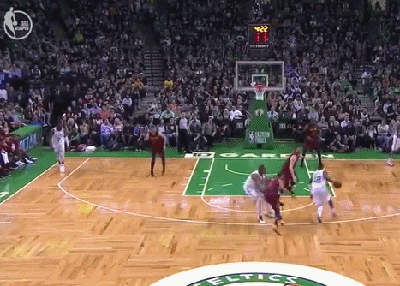 杰伦-布朗接罗奇尔助攻左翼干拔三分