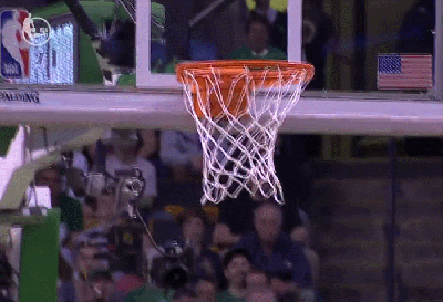 詹姆斯四分卫长传乐福打成2+1