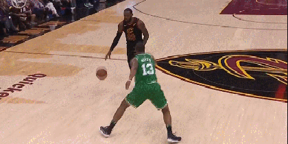 詹姆斯里突外投！