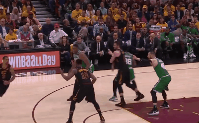 希尔撤步命中3分