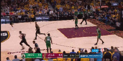 塔图姆上反篮得手！