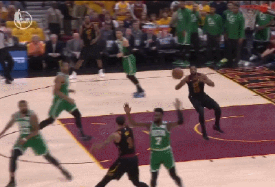 T汤普森连续起跳怒抢2进攻板打中