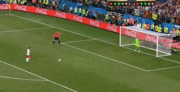 舒恩糟糕点球被扑出