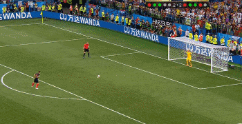 舒梅切尔扑出皮瓦里奇点球