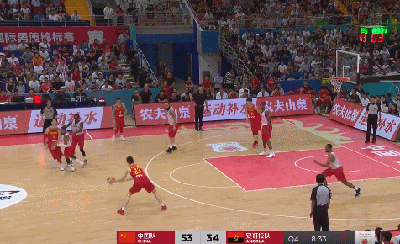 阿不接球大空位三分打进！11分12板2双到手