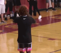 布朗尼首次扣篮