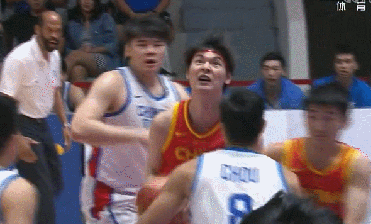 王哲林首节4中4砍10分2板,上演暴力隔扣