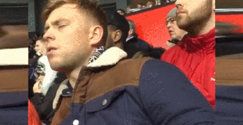 打瞌睡的曼联球迷