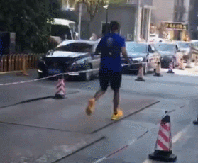 中国球迷有多疯？库里直接被吓跑