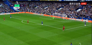 图2：利物浦放空边路的逼抢陷阱