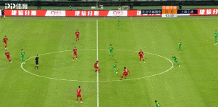 图3：胡尔克拖沓的处理方式在国安的机动回防下频繁展现低效